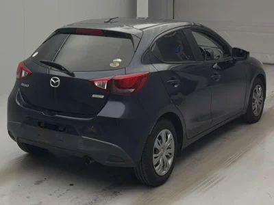 Mazda DEMIO  с аукциона в Японии