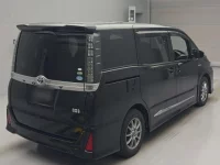 Toyota VOXY лот № 203 оценка 3.5  с аукциона в Японии 1