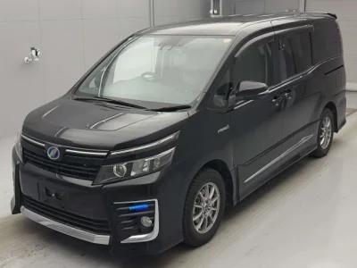 Toyota VOXY  с аукциона в Японии