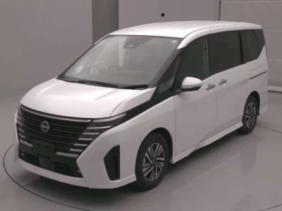 Nissan SERENA  с аукциона в Японии