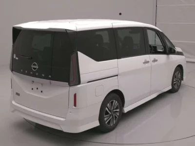 Nissan SERENA  с аукциона в Японии