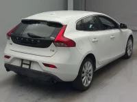 Volvo V40 лот № 4253 оценка 4  с аукциона в Японии 1