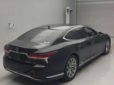 Lexus LS  с аукциона в Японии