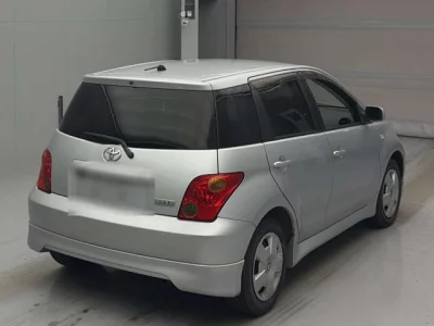 Toyota IST