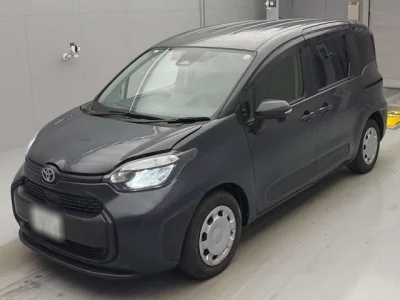 Toyota SIENTA  с аукциона в Японии