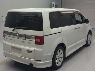 Mitsubishi DELICA D5  с аукциона в Японии