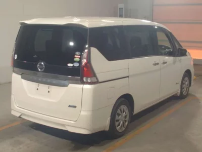 Nissan SERENA  с аукциона в Японии