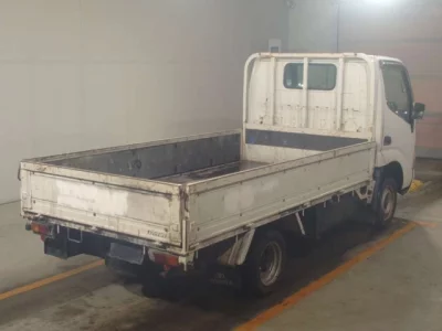 Toyota DYNA  с аукциона в Японии