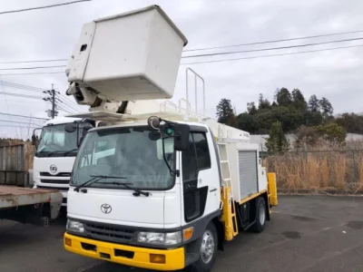 Toyota DYNA  с аукциона в Японии