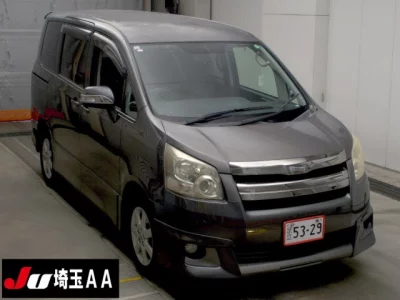 Toyota NOAH  с аукциона в Японии