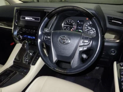 Toyota VELLFIRE  с аукциона в Японии