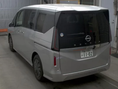 Nissan SERENA  с аукциона в Японии