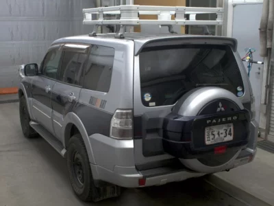 Mitsubishi PAJERO