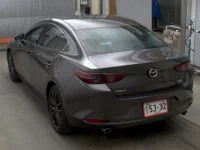 Mazda MAZDA3 лот № 1058 оценка 3.5  с аукциона в Японии 1