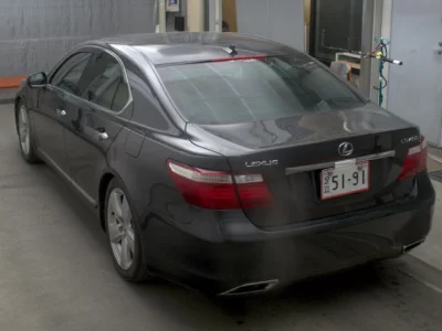Lexus LS