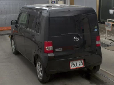 Toyota PIXIS SPACE  с аукциона в Японии