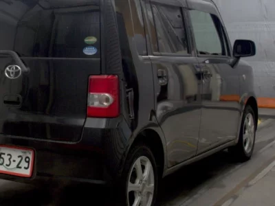 Toyota PIXIS SPACE  с аукциона в Японии