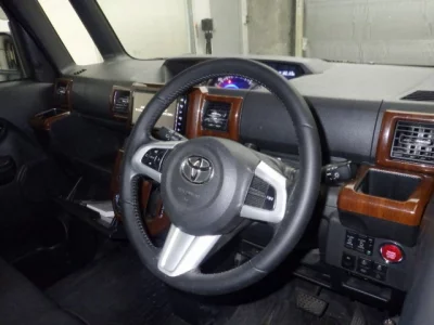 Toyota PIXIS MEGA  с аукциона в Японии