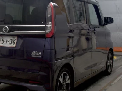 Nissan ROOX  с аукциона в Японии