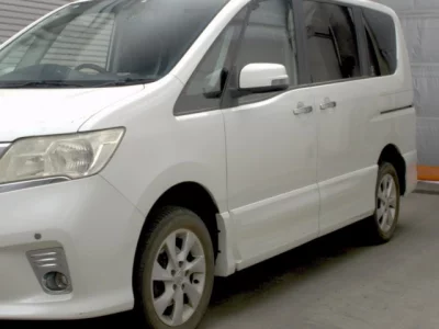 Nissan SERENA  с аукциона в Японии