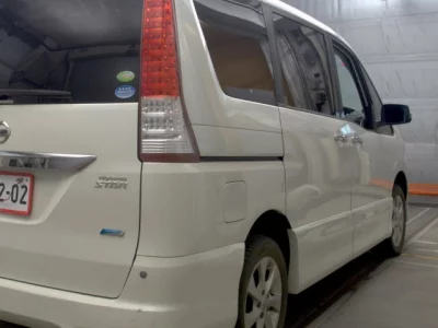 Nissan SERENA  с аукциона в Японии