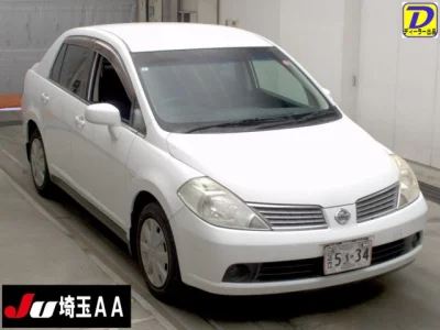 Nissan TIIDA LATIO  с аукциона в Японии