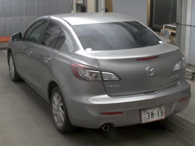 Mazda AXELA  с аукциона в Японии