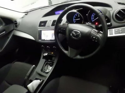 Mazda AXELA  с аукциона в Японии