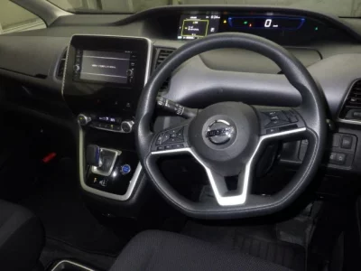 Nissan SERENA  с аукциона в Японии