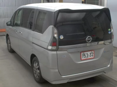 Nissan SERENA  с аукциона в Японии
