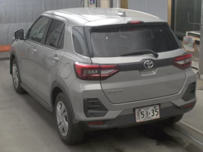 Toyota RAIZE  с аукциона в Японии