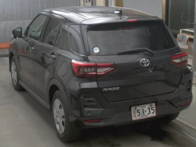 Toyota RAIZE  с аукциона в Японии