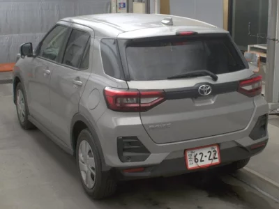 Toyota RAIZE  с аукциона в Японии