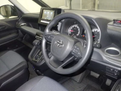 Toyota NOAH  с аукциона в Японии