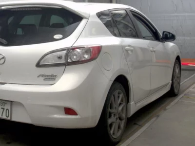 Mazda AXELA  с аукциона в Японии