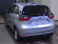Honda FIT лот № 7007 оценка 4  с аукциона в Японии 5