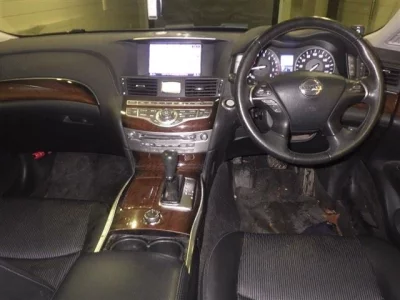 Nissan FUGA  с аукциона в Японии