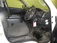 Toyota HIACE VAN лот № 4806 оценка 3.5  с аукциона в Японии 2