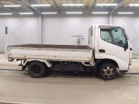 Toyota DYNA лот № 3044 оценка 3  с аукциона в Японии 2