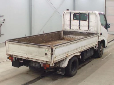 Toyota DYNA  с аукциона в Японии