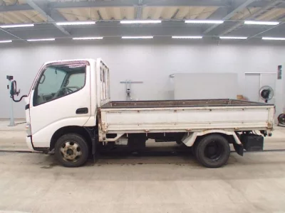 Toyota DYNA  с аукциона в Японии
