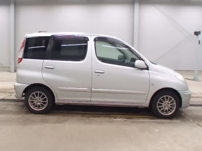 Toyota FUNCARGO  с аукциона в Японии