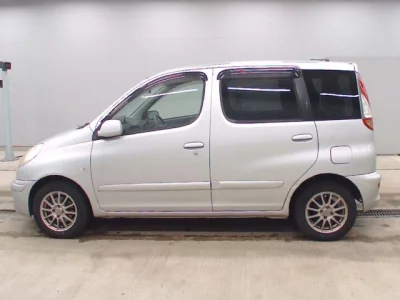 Toyota FUNCARGO  с аукциона в Японии