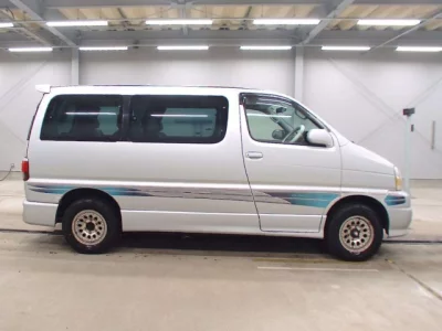 Toyota HIACE REGIUS  с аукциона в Японии