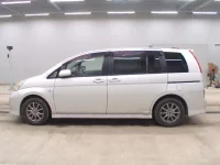 Toyota ISIS лот № 5558 оценка 3.5  с аукциона в Японии 3