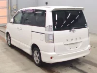 Toyota VOXY лот № 5561 оценка 4  с аукциона в Японии 5