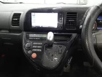 Toyota WISH лот № 3051 оценка R  с аукциона в Японии 8