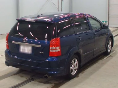 Toyota WISH  с аукциона в Японии