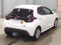 Toyota YARIS лот № 3092 оценка 3.5  с аукциона в Японии 1