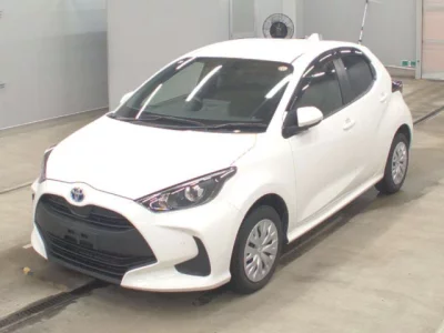 Toyota YARIS  с аукциона в Японии